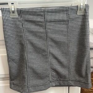 Jolt Patterned Skirt